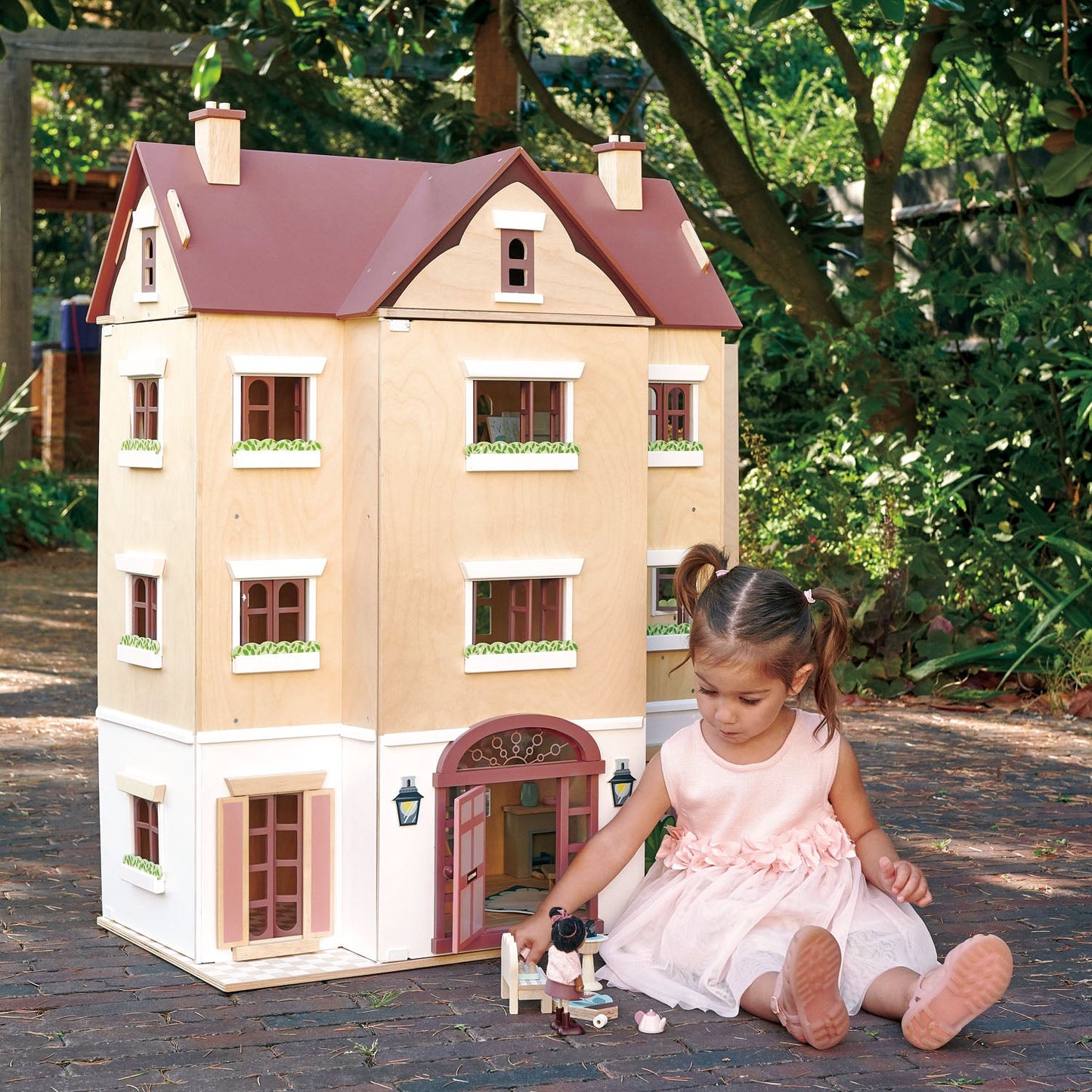 Fantail Hall – Large Wooden Dollhouse with Opening Front Panels