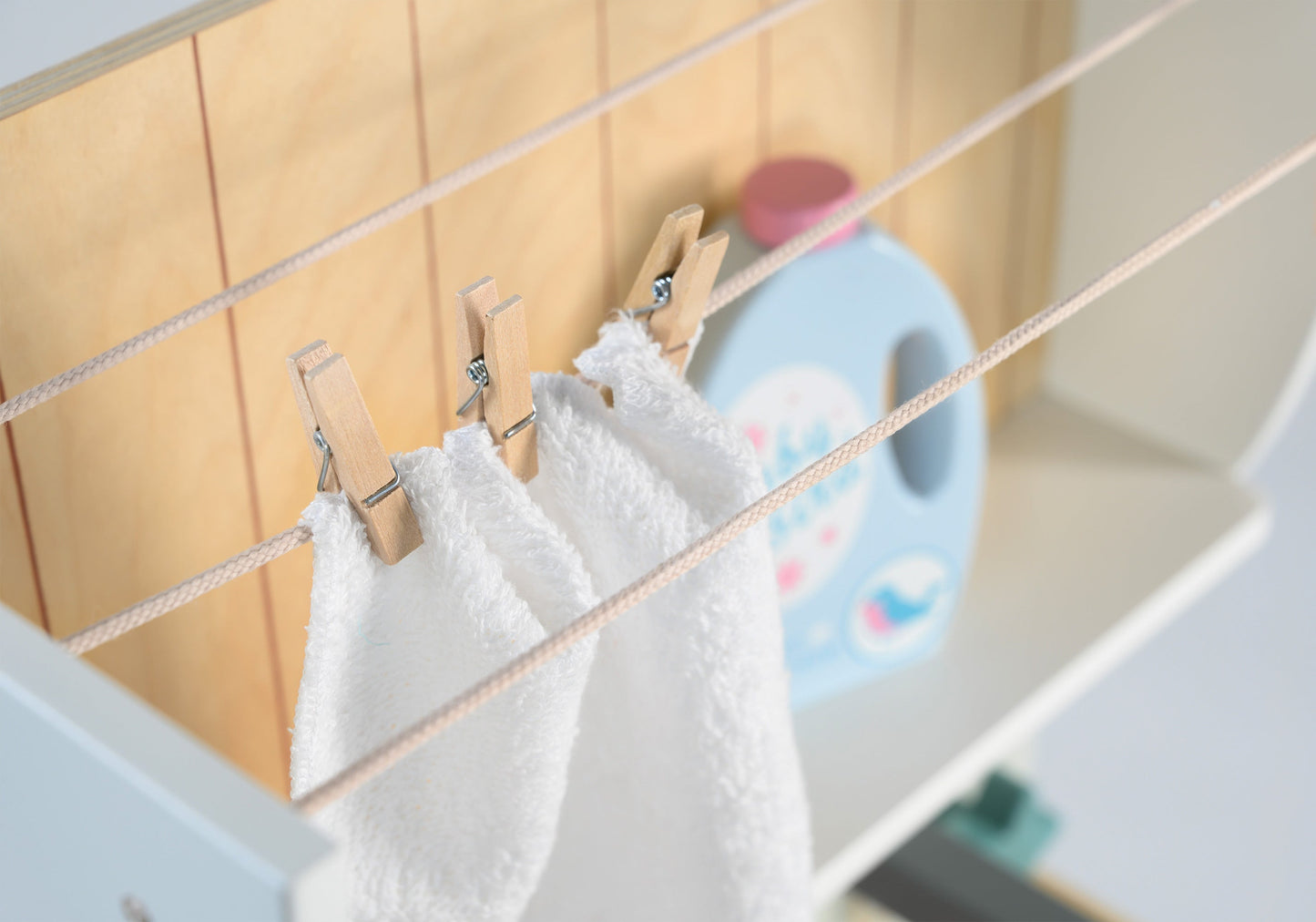 Wooden Laundrette – Pretend Washing Machine Toy for Toddlers