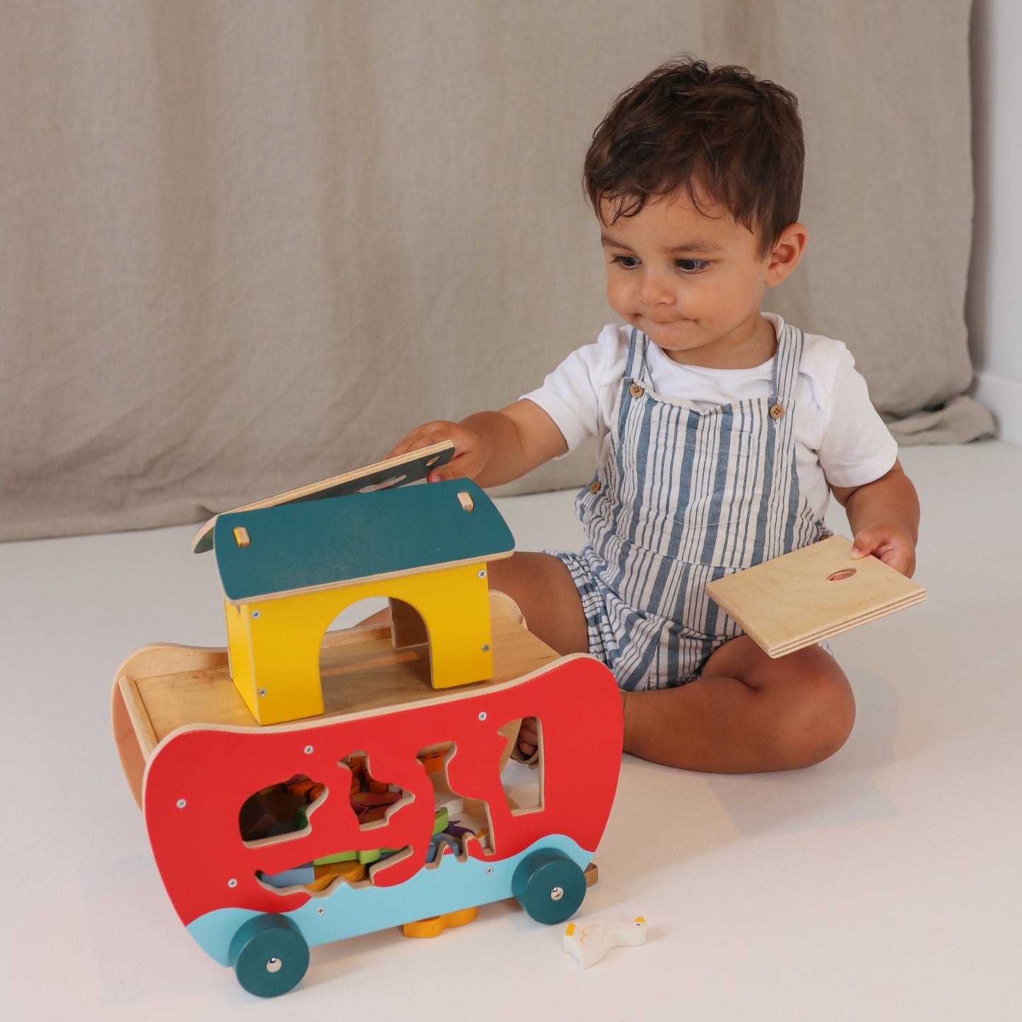 Noah’s Shape Sorter Ark – Wooden Educational Toy for Toddlers