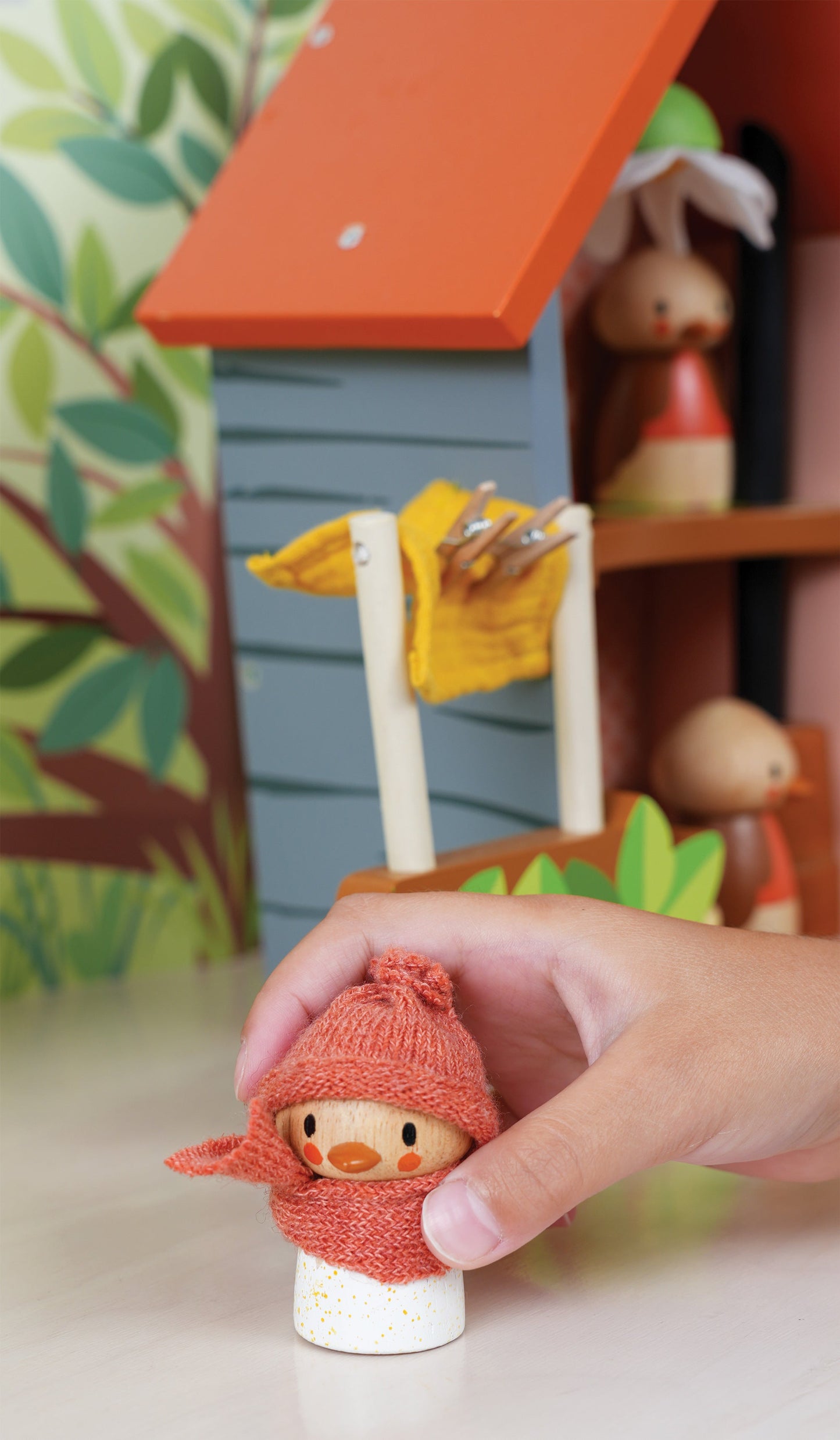 Robin’s Nest Box – Wooden Birdhouse Nature Play Set for Kids