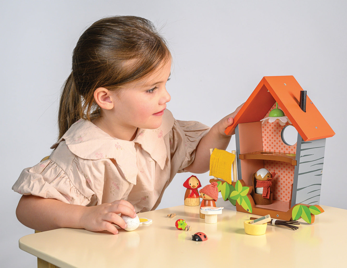 Robin’s Nest Box – Wooden Birdhouse Nature Play Set for Kids