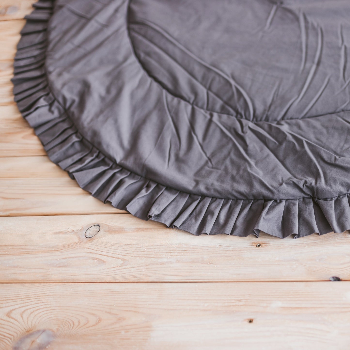 MINICAMP Kids Playmat with Ruffled Border in Grey