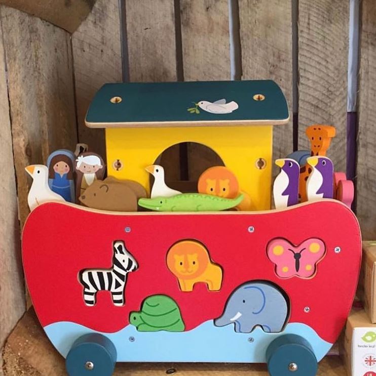 Noah’s Shape Sorter Ark – Wooden Educational Toy for Toddlers