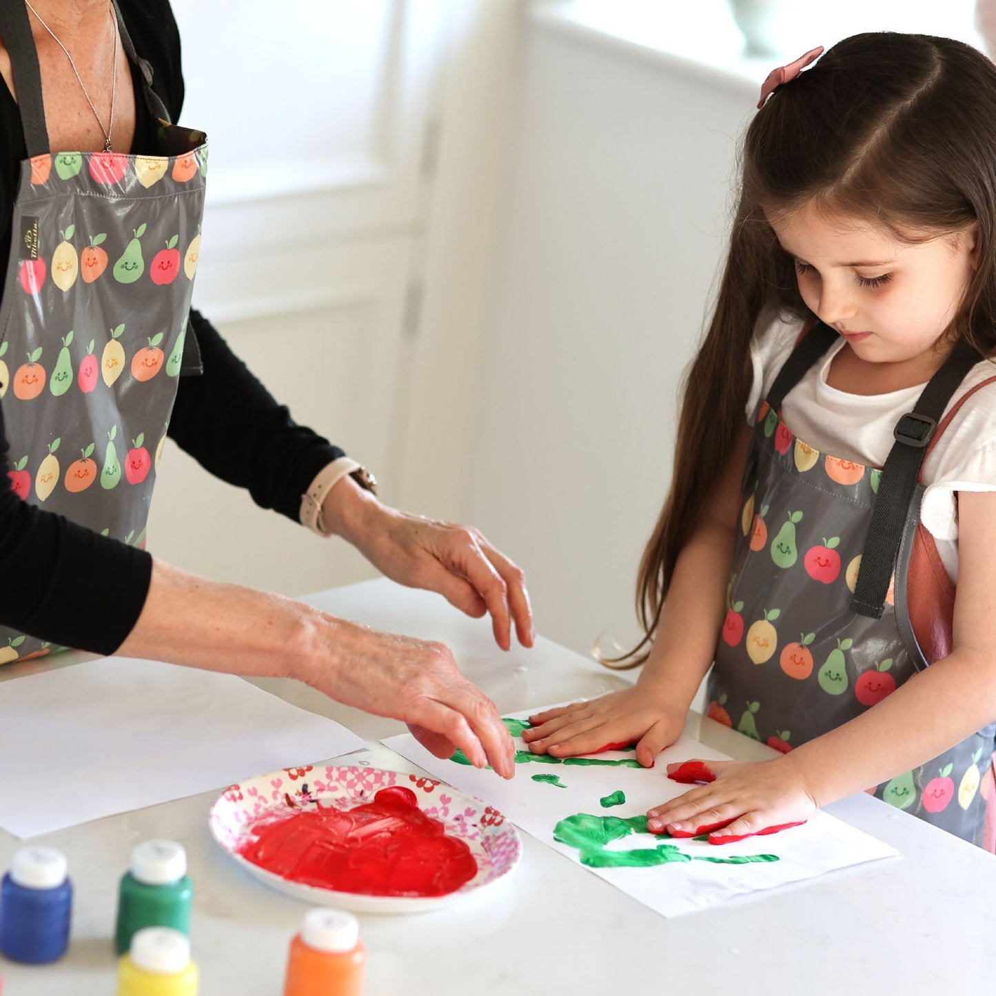 Bibetta Wipeezee Apron - Child's size - Grey Happy Fruit