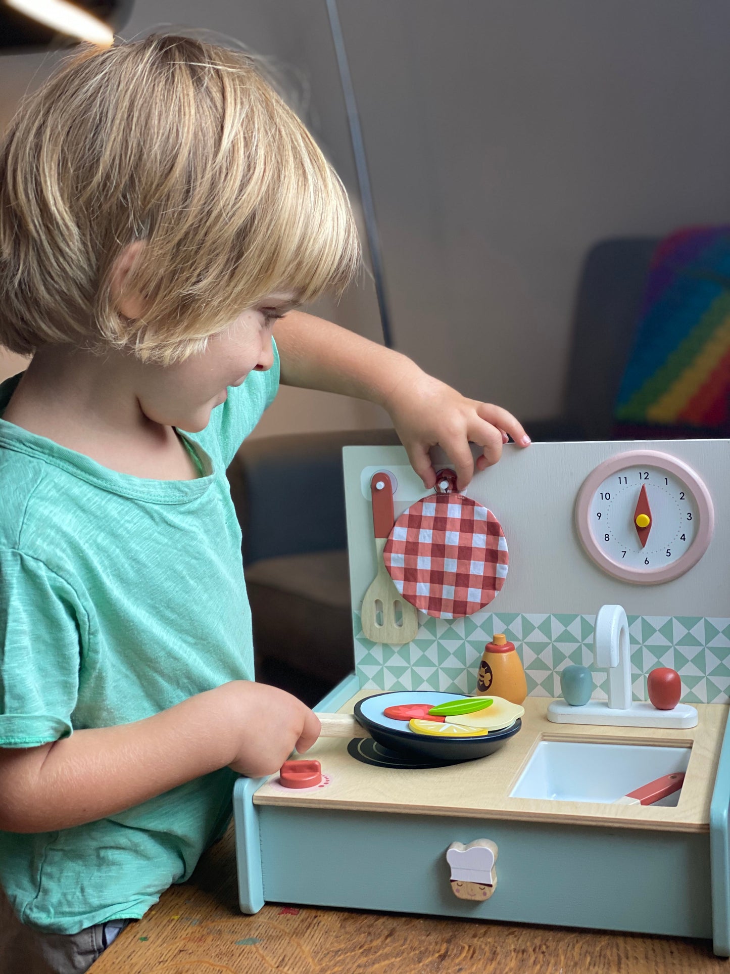 Kitchenette – Wooden Play Kitchen for Imaginative Cooking Play
