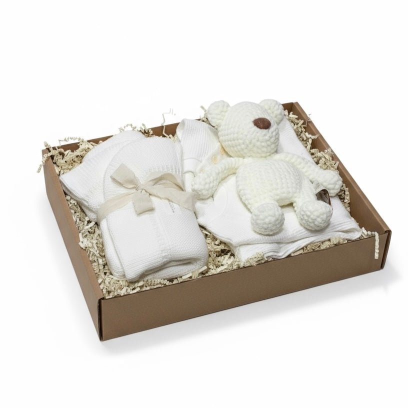 Newborn Knit Gift Box – Cream & White (0–6 Months)