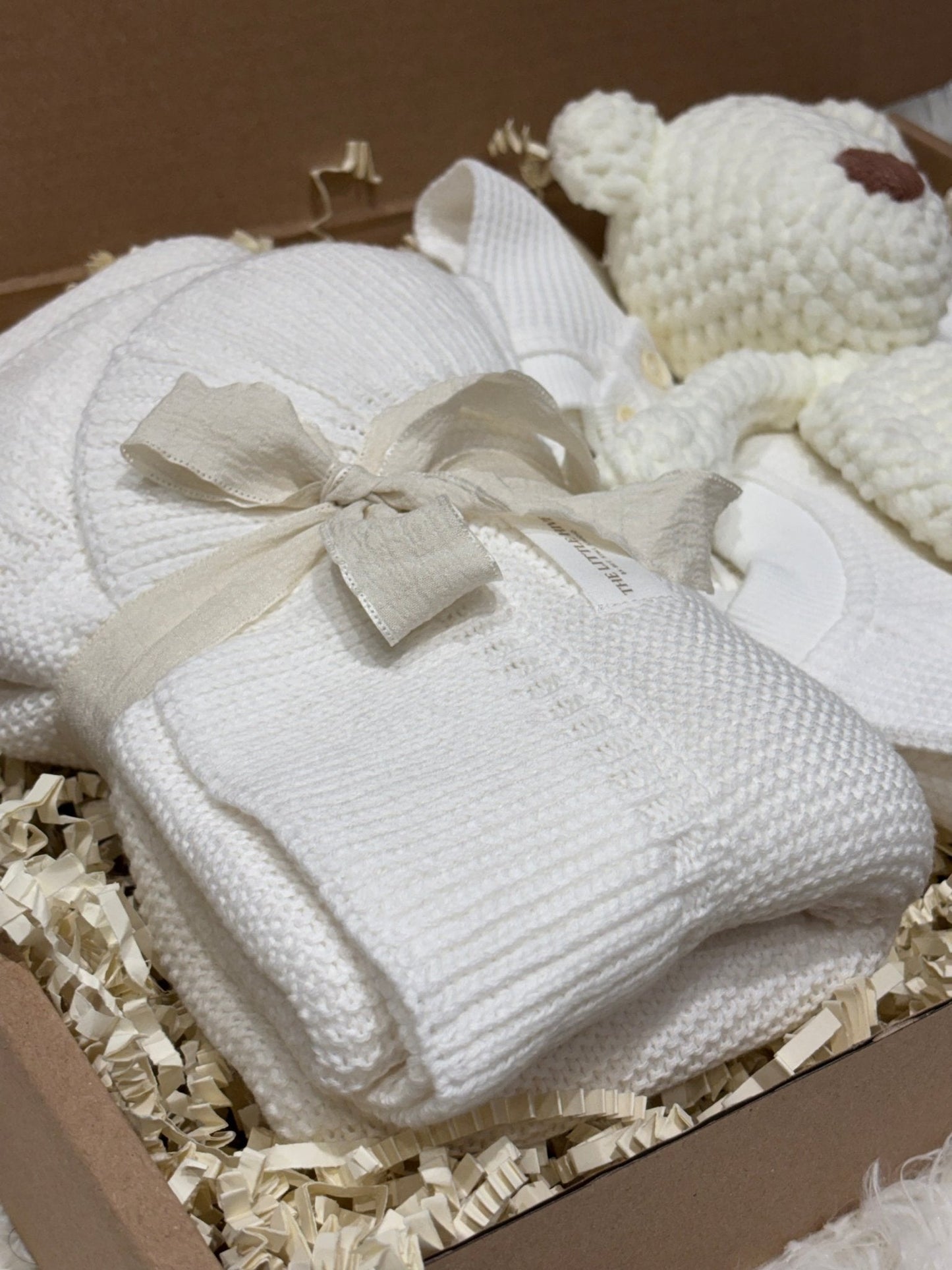 Newborn Knit Gift Box – Cream & White (0–6 Months)